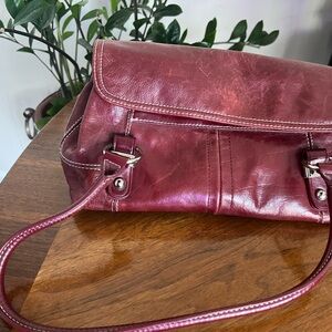 Elegant Burgundy Leather Shoulder Bag
